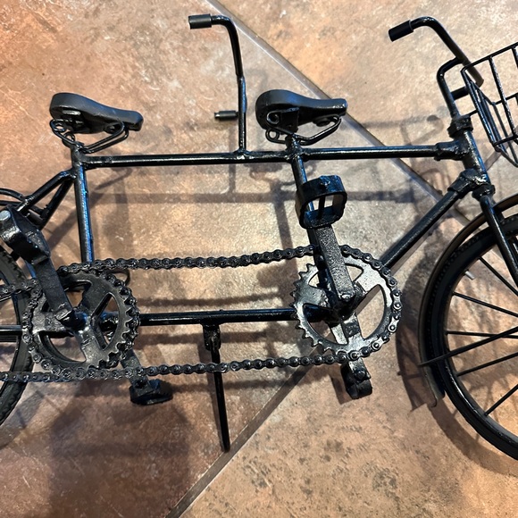 Painted metal tandem bicycle - great craftsmanship!!! - Picture 7 of 10